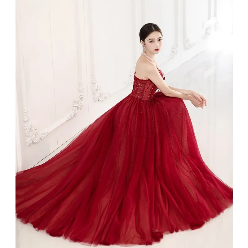 فستان نخب فرنسي للعرائس 2026 فستان خطوبة جديد باللون الأحمر الخمري فستان مأدبة للنساء لخريف/شتاء حزام عرض كبير
