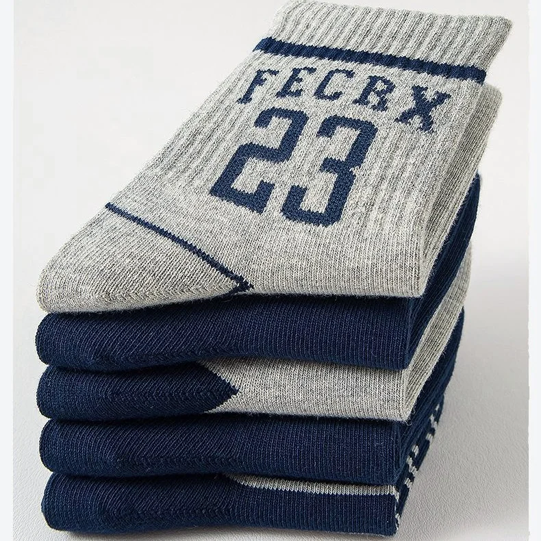 5 Paar Baumwollsocken für Jungen, gestreifte Sportsocken mit Schriftzügen, atmungsaktive, weiche Wadensocken für den täglichen Gebrauch von Kindern – Detail 5