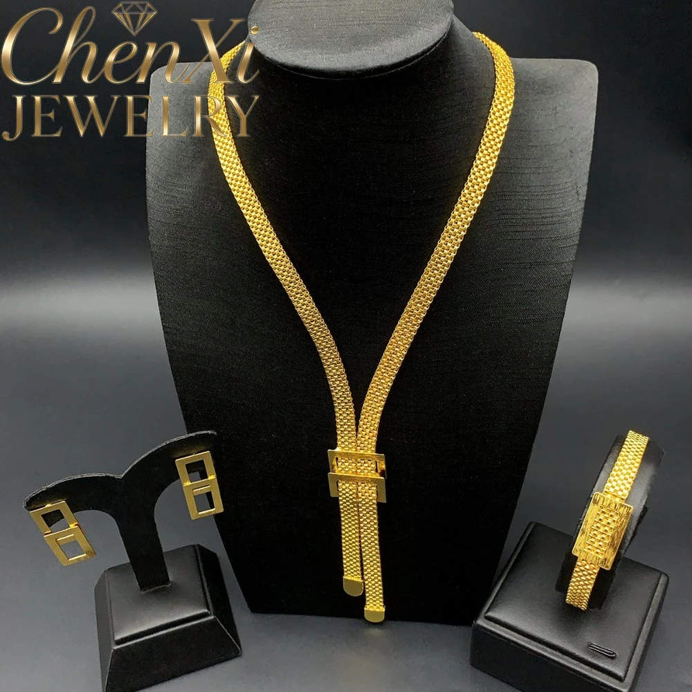 Alluvial Gold Three-Dimensional Hollow-Out Flower Necklace Elegant Charms Standout Piece High-End Keepsake Exquisite Luxury Gift