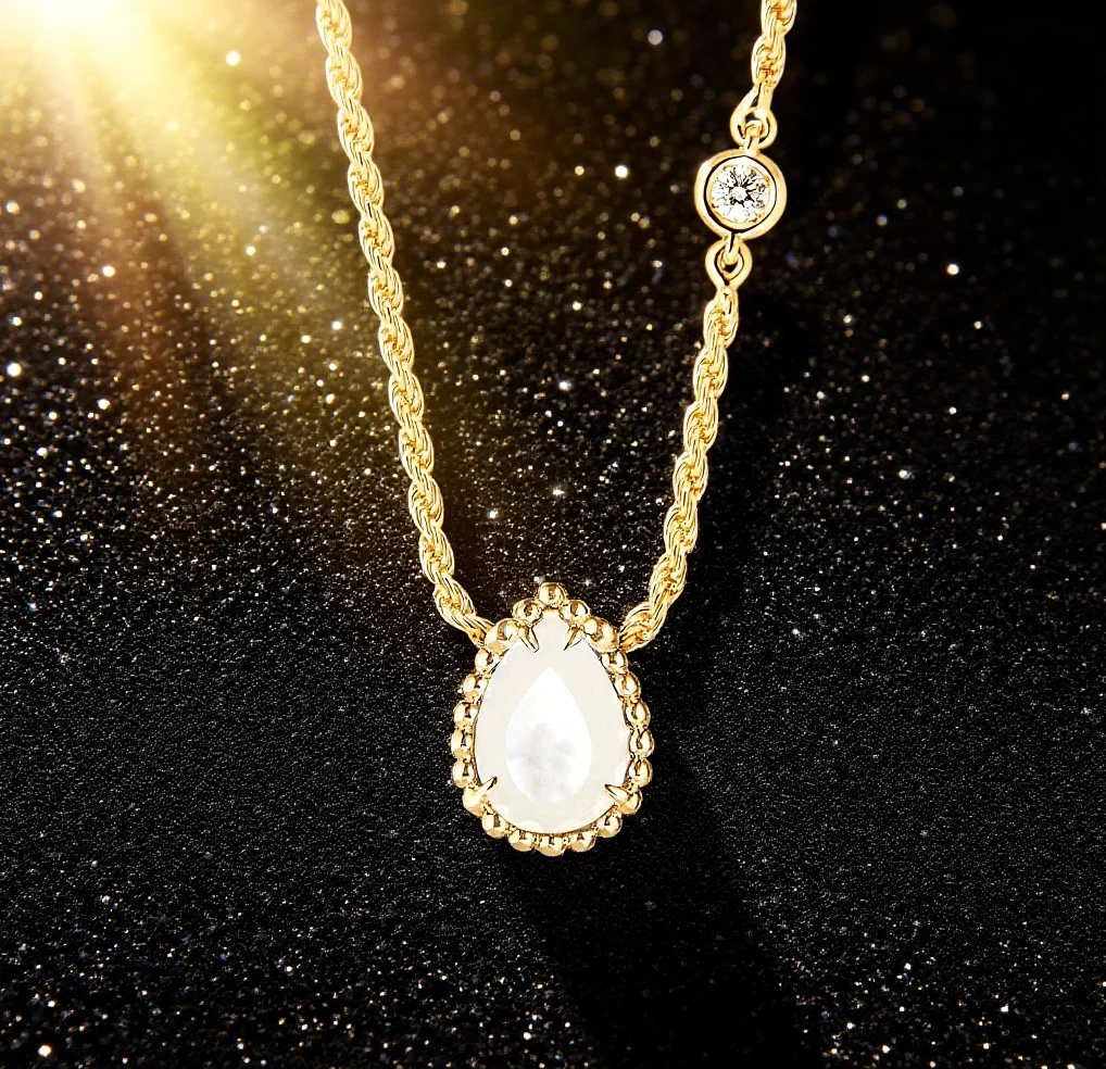 

2025 New 925 Necklace Pendant with Beimu Zircon, Women's Exquisite Student Girlfriend Jewelry Accessories Valentine's Day Gift