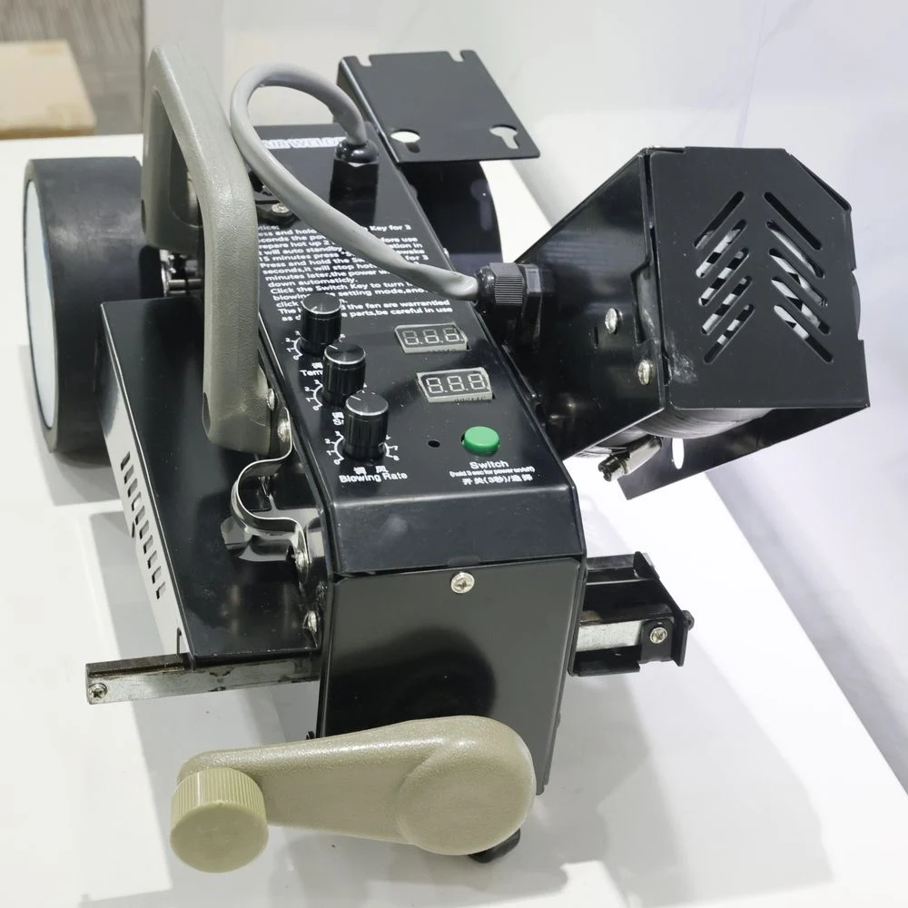 

Портативный сварочный аппарат горячего воздуха, сварочный аппарат для баннеров LDY-PW1, 220 В, 1,6 кВт, легкое оборудование для сращивания пластика