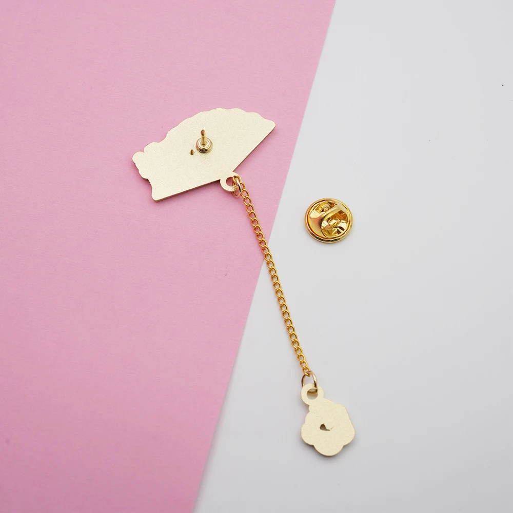 Klassischer chinesischer Fächer, Anhänger mit Glückswolke und fliegendem Vogel, Emaille-Anstecker, exquisiter Modeschmuck für den Kragen. – Detail 3