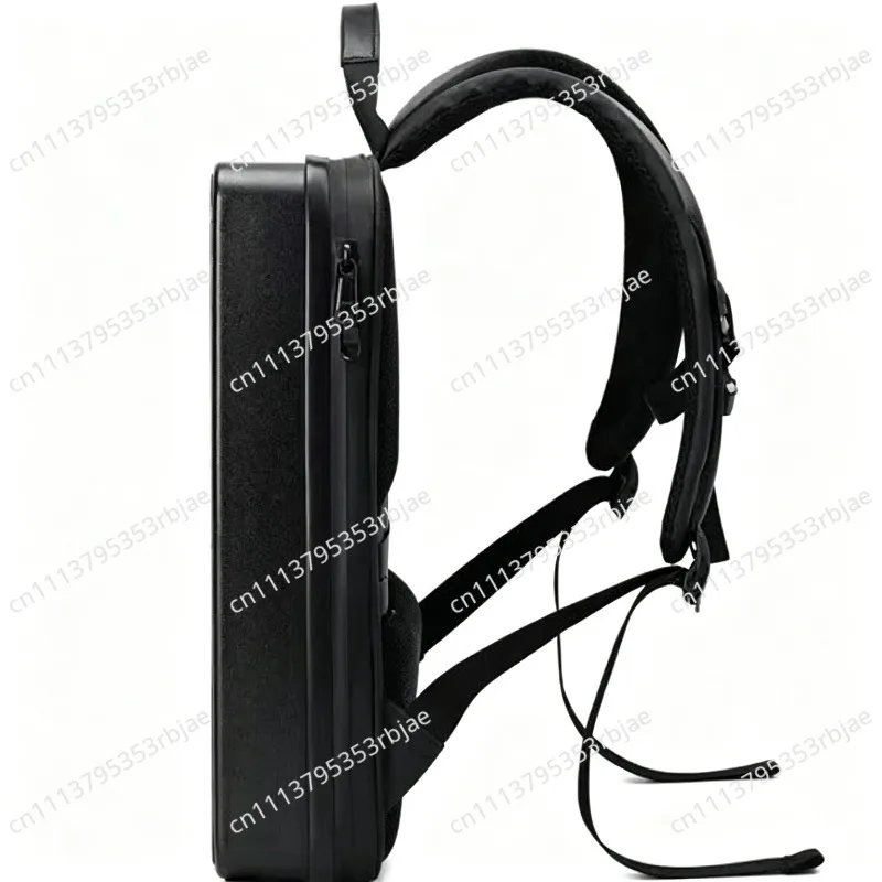 Equipped with 15.4-inch HD LCD screen, supports video, picture and text playback for mobile advertising
