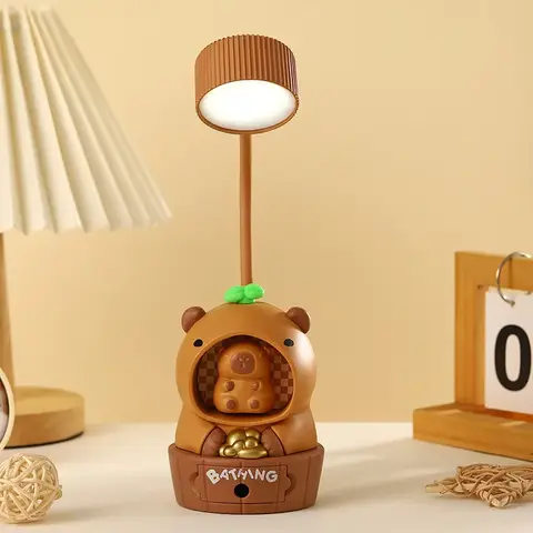 만화 Capybara LED 책상 램프 연필 깎이 USB 충전 눈 보호 학생 연구 독서를위한 다채로운 야간 조명