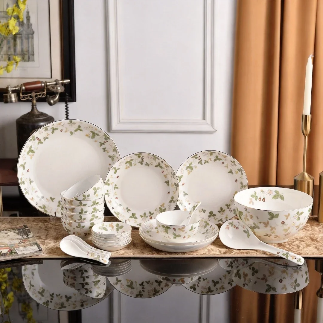 Gold Rim Wild Berry Leaf Porcelain Dinnerware Set Ceramic Plates Bowls Spoons Floral Tableware Gift Box