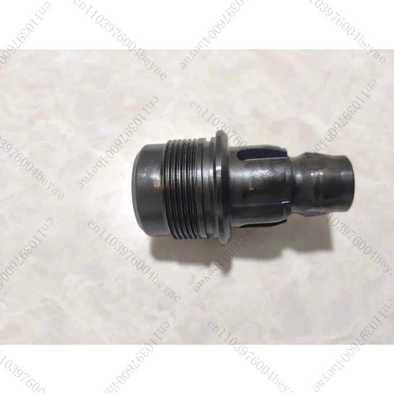 Аппарат для водяной дрели, подключенный к адаптеру для бытовой дрели, буровая установка HILTI