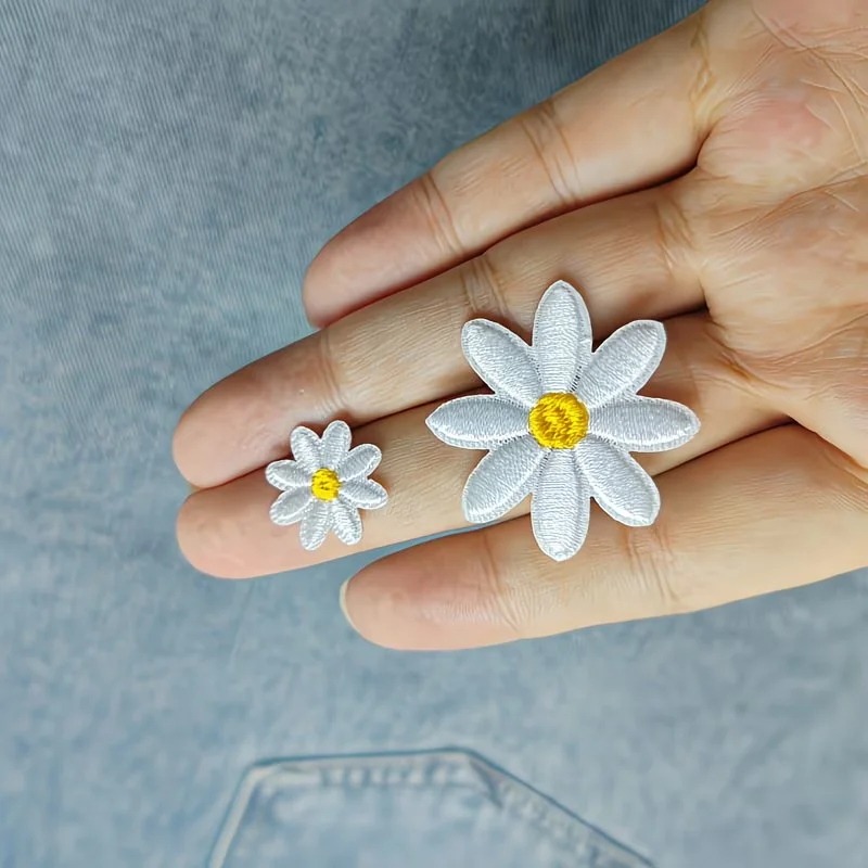 15 parches termoadhesivos con bordado de margaritas, apliques florales blancos y amarillos, parches decorativos de tela para jeans, camisetas, sombreros, bolsos