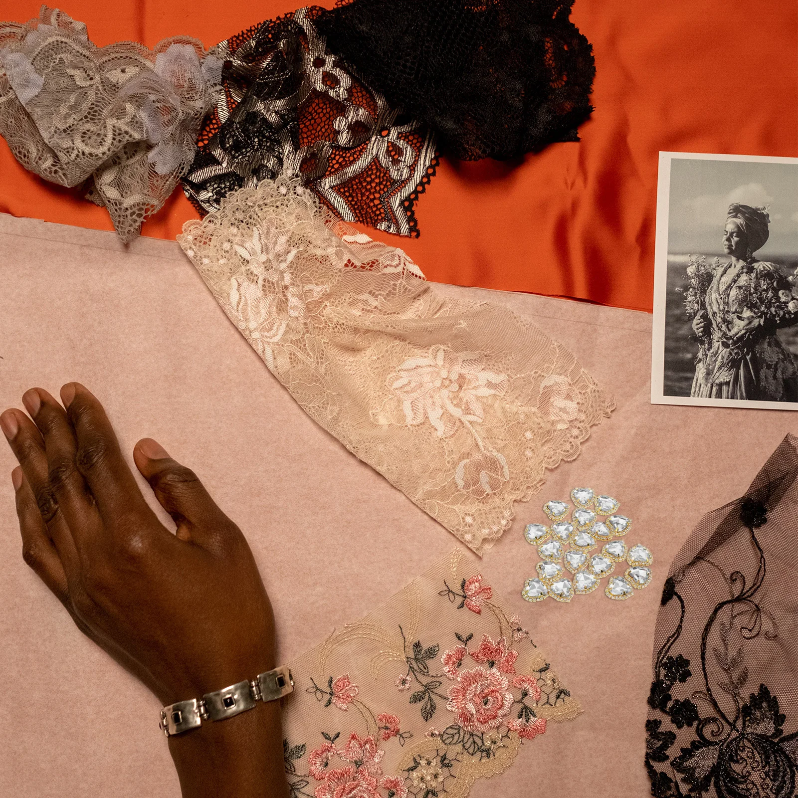 20 szt. DIY Szklane Cyrkonie do Szycia, Wysokiej Jakości Materiał, Lekkie Cyrkonie z Łapkami do Dekoracji Sukienek, Biżuterii, Torebek, Trwałe Akcesoria