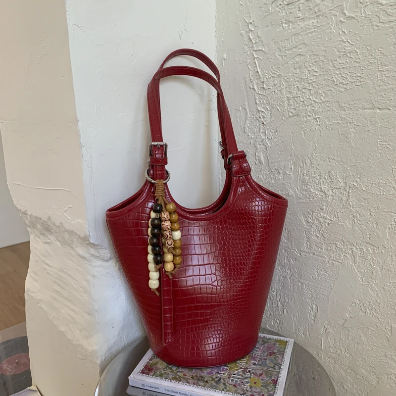 

Large Capacity Commuter Single Shoulder Bag Women's Luxury Fashion PU Leather Bucket Handbags Classic Vintage Underarm Bags