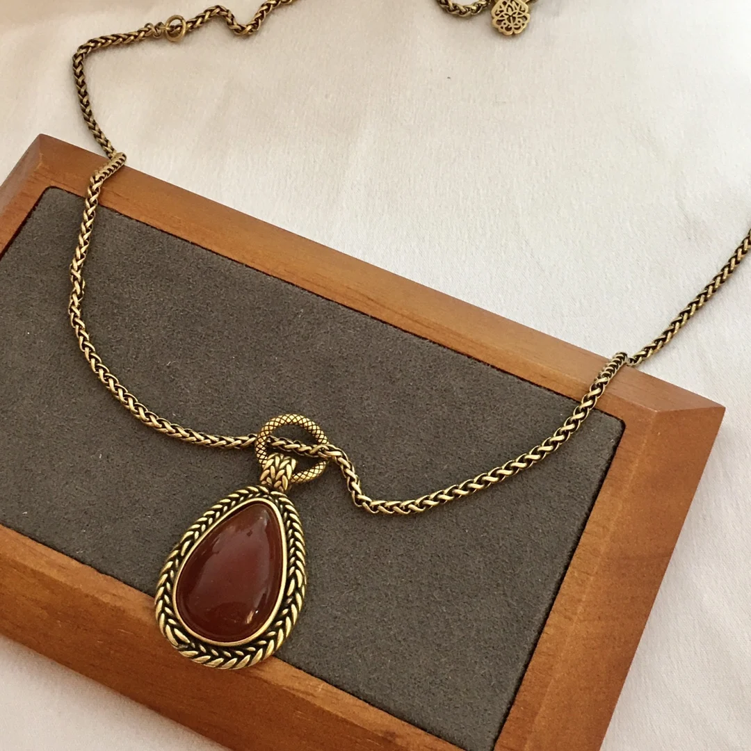 24new Vintage court style red agate water drop pendant necklace