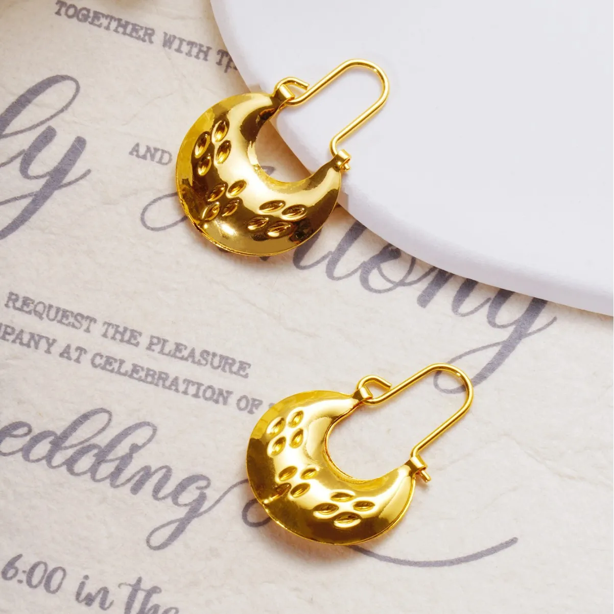 9999 Gold New Style Fashionable Elegant Multi-purpose Unique Simple Geometric U-Shaped Titanium Steel Women's Earrings