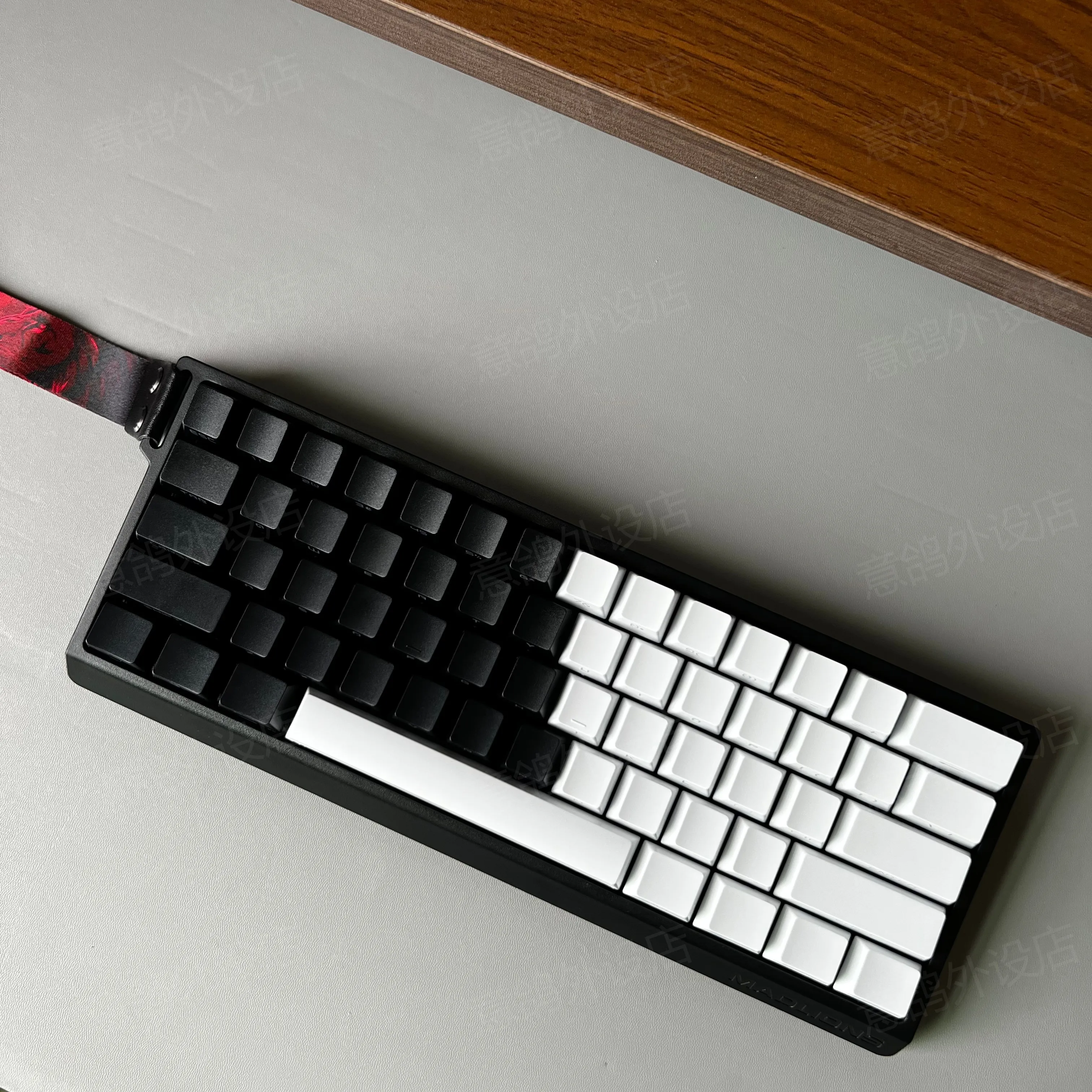 Materiale PBT alto OEM con copritasto trasparente a doppio incisione laterale in bianco e nero