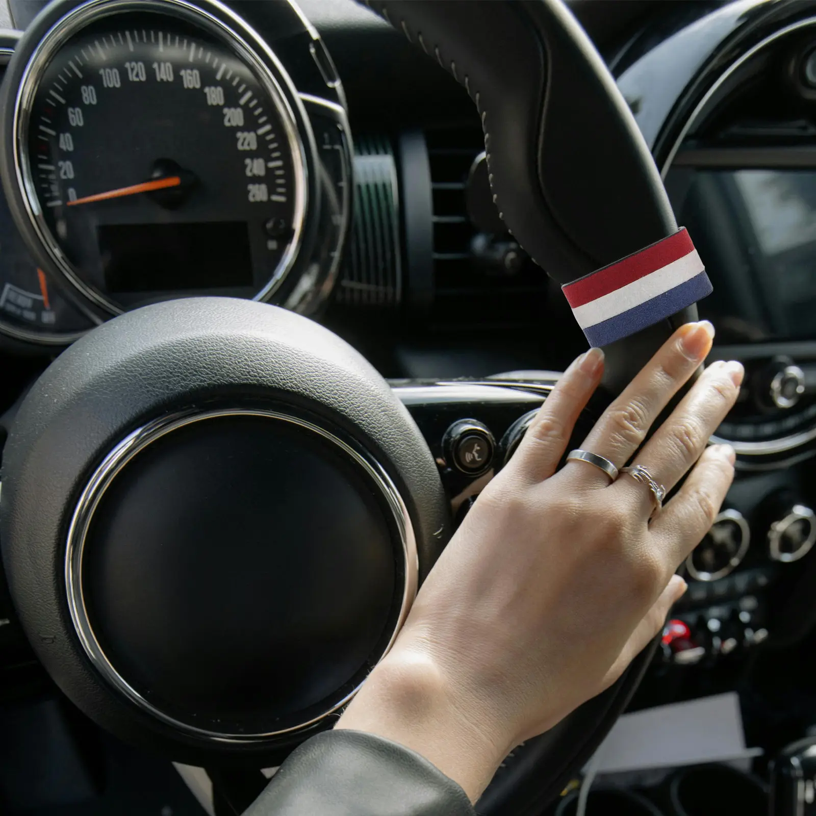 

3Pcs Steering Wheel Center Stripe Marker - Non-Slip Polyester Steering Wheel Alignment Sticker for Quick DIY Installation