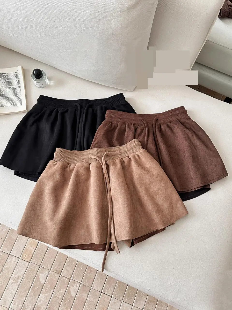 

Женская осенне-зимняя однотонная короткая замшевая юбка трапециевидной формы, женская однотонная мини-юбка с эластичной резинкой на талии и завязками