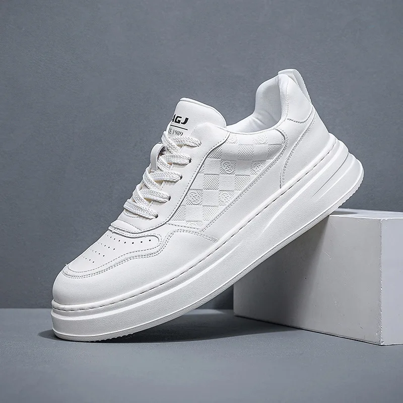 

European New Shoes for Man Leather Casual Platform Shoes White Flat Skateboard Shoes Youth Lace-up Sneakers
