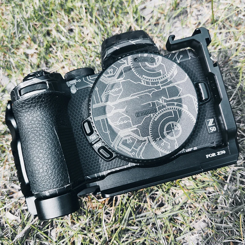 

YANZUO Camera Cage for Nikon Z50 Camera Bracket Protective Frame Quick Release Plate with Hand Grip Z50 DSLR Expansion Cage