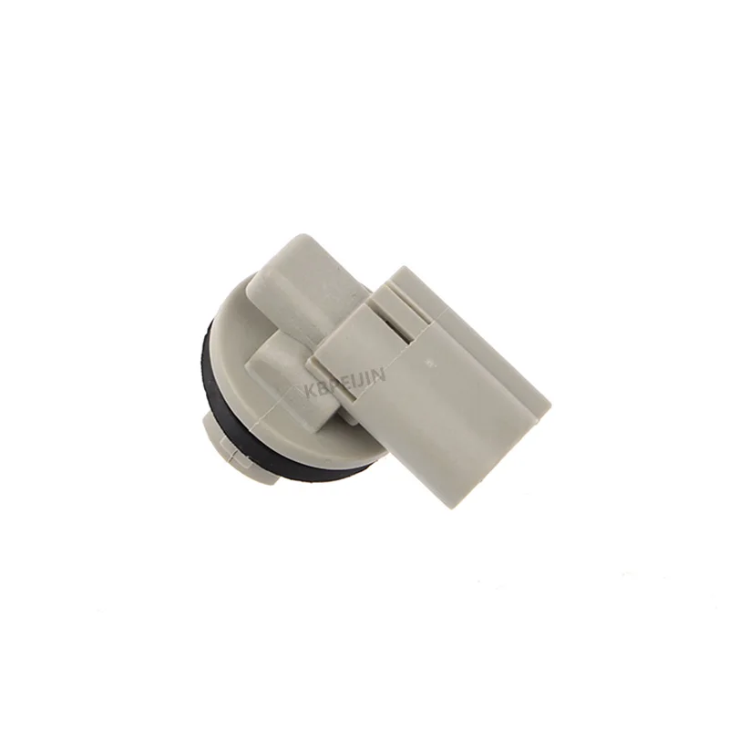 T10 W5W Bulb Holder for Nissan Tiida Livina License Plate Light Socket Car Lamp Base Replacement 1PC