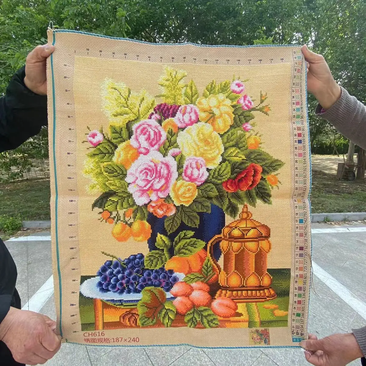 

Pure handmade cross stitch finished product with artificially embroidered pictures. Dining room, fruit, flower basket, vase,