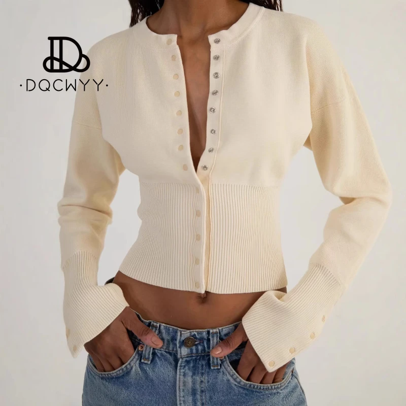 

Knitwear High Waisted Women's O-Neck Single Breasted Knitted Sweater Women's Niche Design Sense Short Top Fashionable Sweater