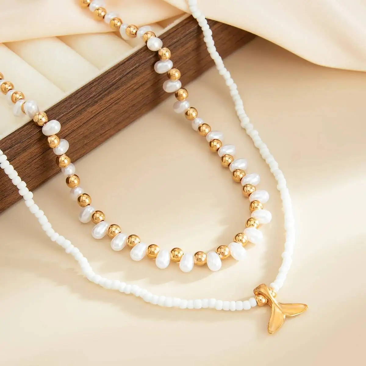 Women's Bohemian Metal Fishtail Pendant Choker Necklace with Imitation Pearls Elegant Wedding Jewelry Gift Set