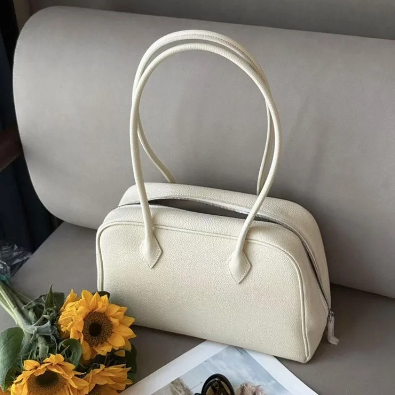 VOLVAETEC First Layer Cowhide Underarm Tote Bag Niche Boston Pillow Bag Bowling Handbag Commuter Shoulder Bag Casual Versatile view 5