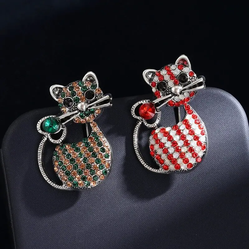 New Cute Animal Inlaid Diamond Cat Chest Flower Women's Accessories