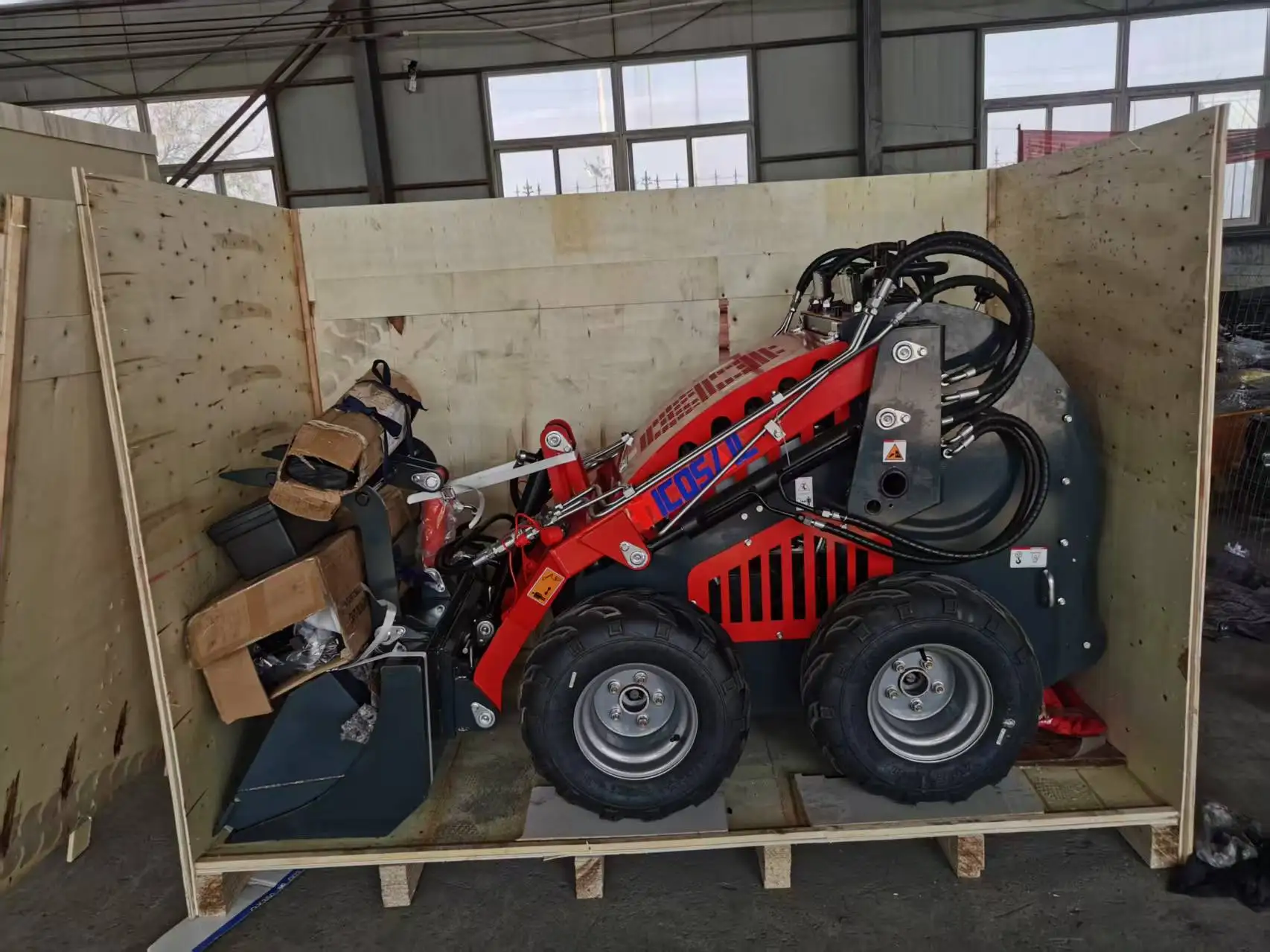 Chargeuse compacte 380E à quatre roues motrices avec chenilles en caoutchouc, chargeuse compacte multifonctionnelle