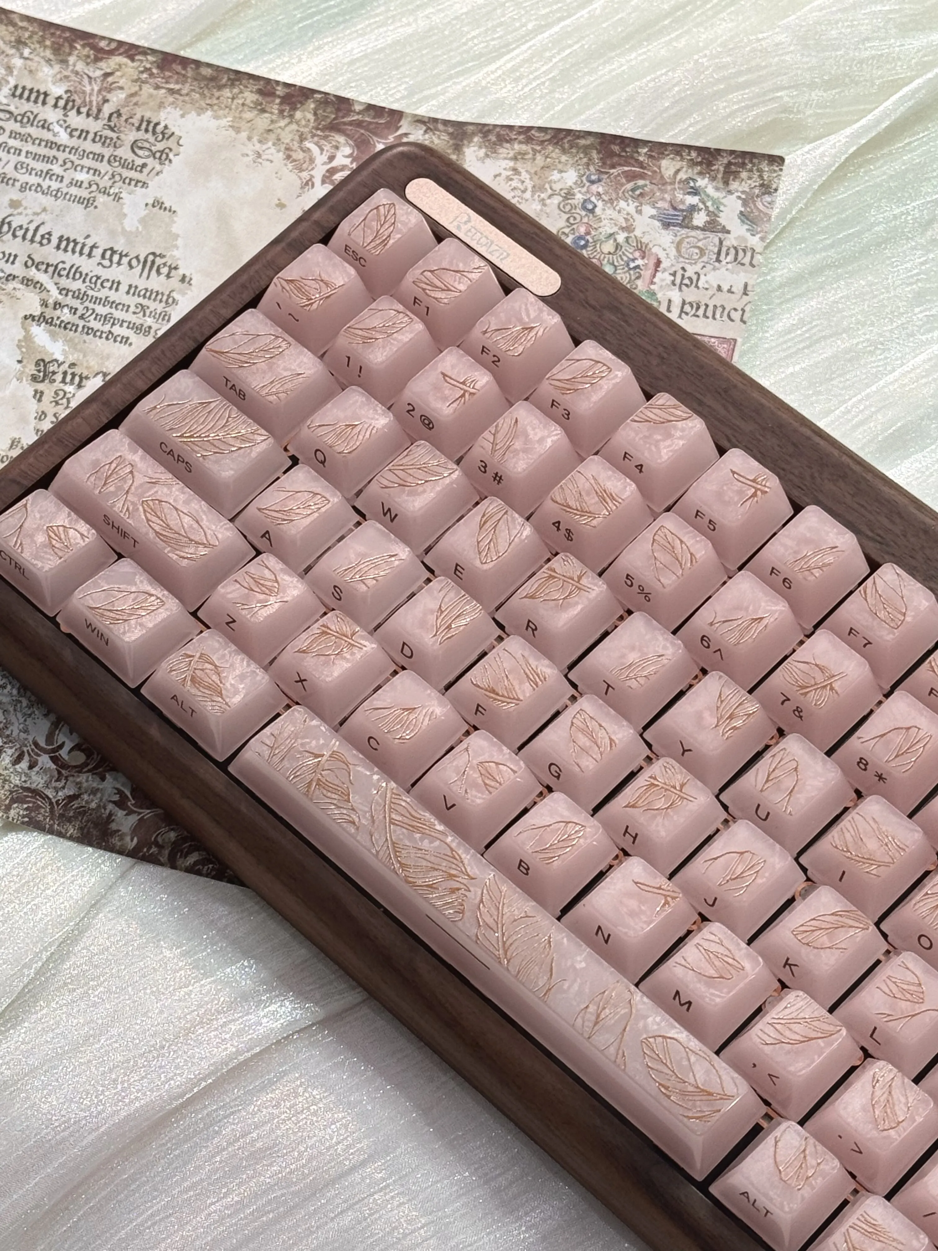 MAIMOOO Soft Mist Pink Feather Keycap Cherry PC Material Pink Blue Matte Transparent Keyboard