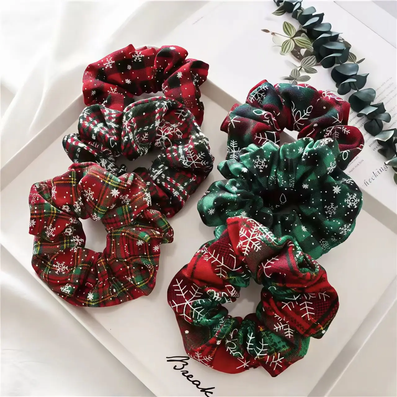 Bild 5: Weihnachtsstil Winter Schneeflocke Plaid Plissee Haarbänder Mode Urlaub Dekorative Haargummis Vielseitiger Haarschmuck