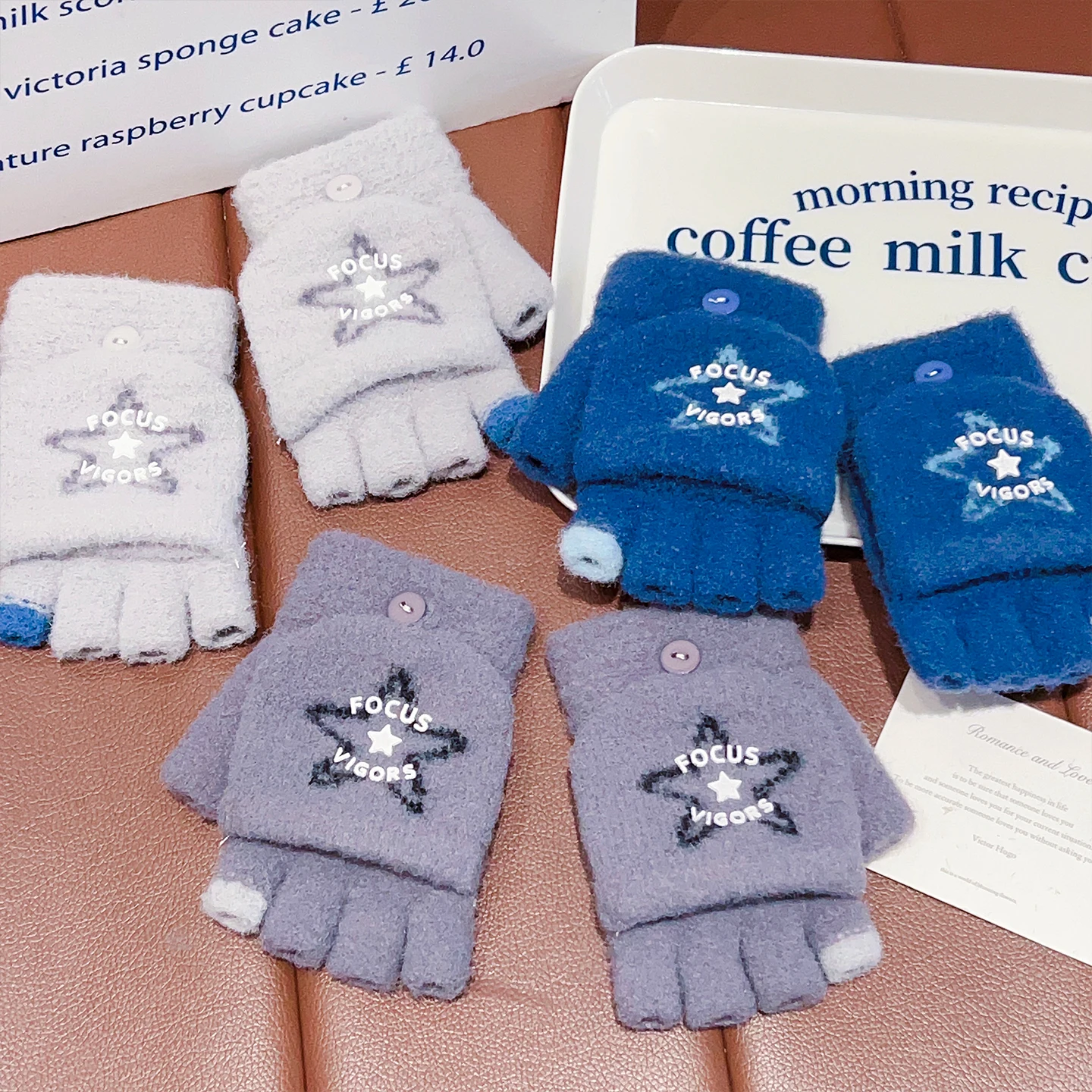 2-in-1-Winterhandschuhe für Kinder mit aufklappbarem Überzug, weiche, flauschige Handschuhe aus Kunstfellimitat, gestrickte Fäustlinge mit Stern- und Streifenmuster, halb- und volle Fingerhandschuhe für Jungen und Mädchen. – Detail 6