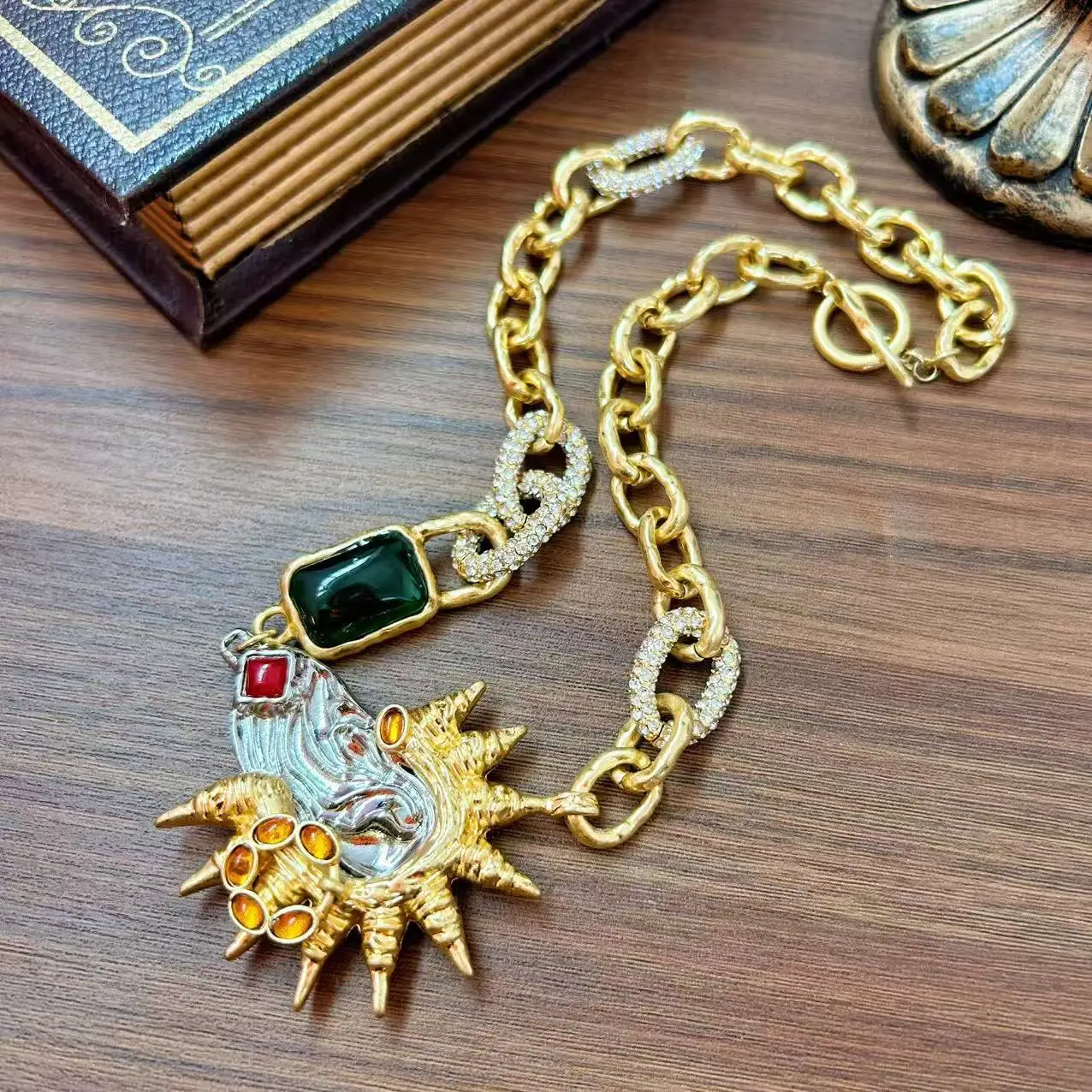 Medieval Ear Necklace Exaggerated Fashionheavy Industryclassy Sense Retro Gorgeous Necklace
