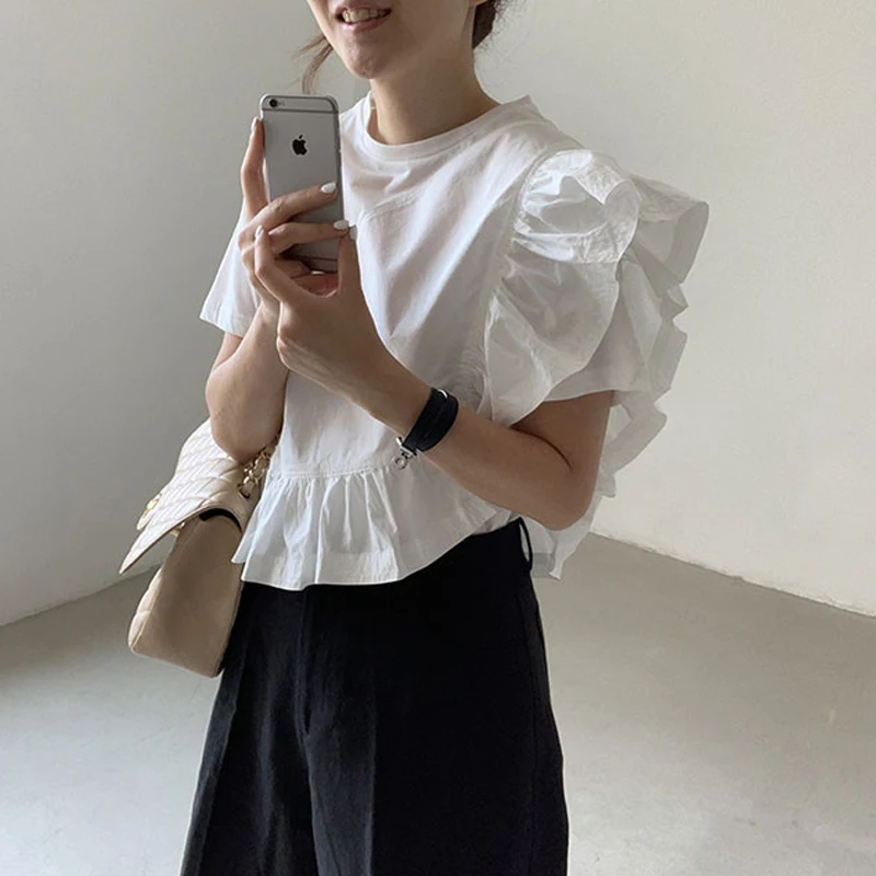 

White ort Sve round Ne Women's irt Spring Summer New Sle Sweet Lace Trim Design Korean Sle Loose Fit Cotton irt
