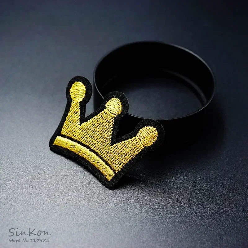 CROWN Size:3.5x4.7cm Iron On Patch Sewing On Embroidered Applique Fabric for Jacket Badge Clothes Stickers