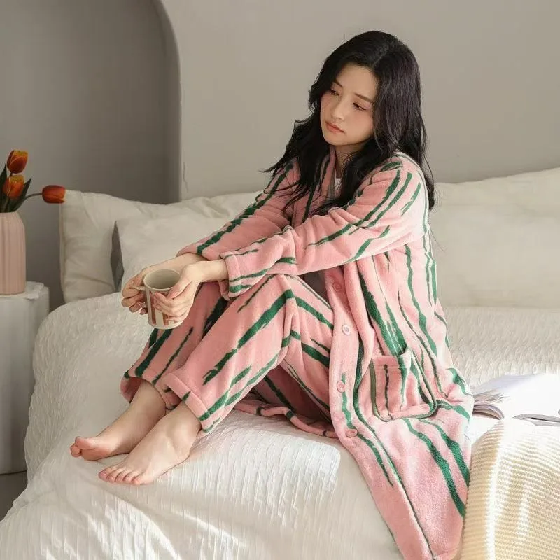 Women's Autumn and Winter Pajamas Set Can Be Worn Outside The Homewear Set New Warm with Fleece Thickened Flannel Coral Velvet