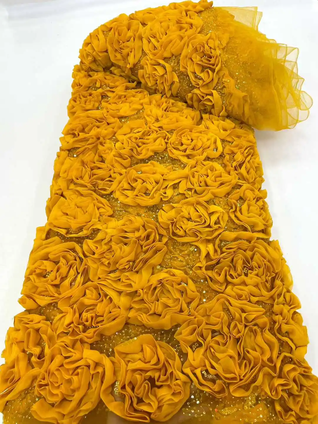 2025 más nueva gran oferta tela de encaje de tul de flores 3D africanas tela de encaje con cuentas de lentejuelas nigerianas francesas para vestidos de fiesta de boda