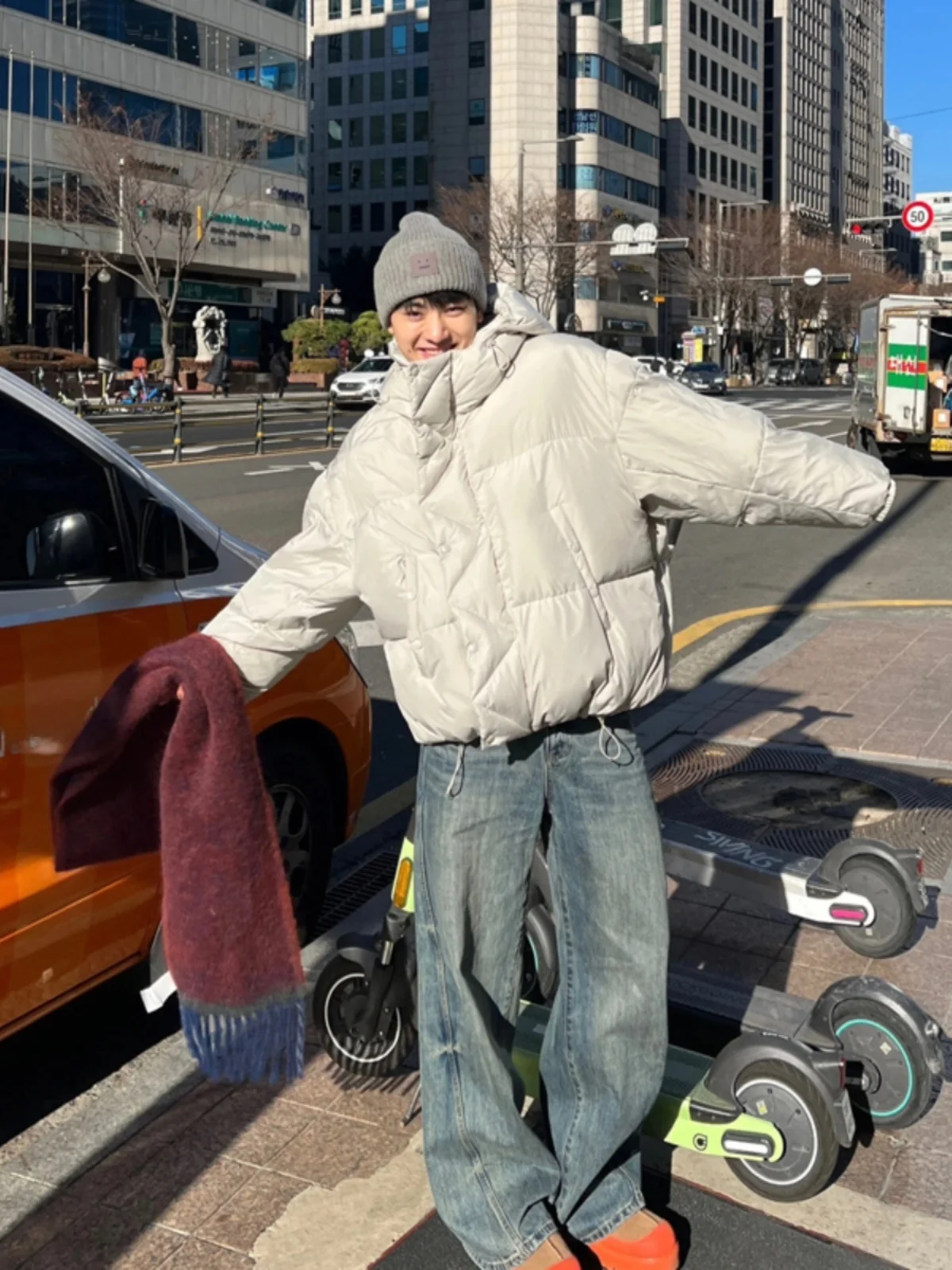 

Утепленная зимняя хлопковая куртка для мужчин: модная брендовая рабочая одежда с капюшоном, высококачественная теплая бежевая повседневная куртка на молнии