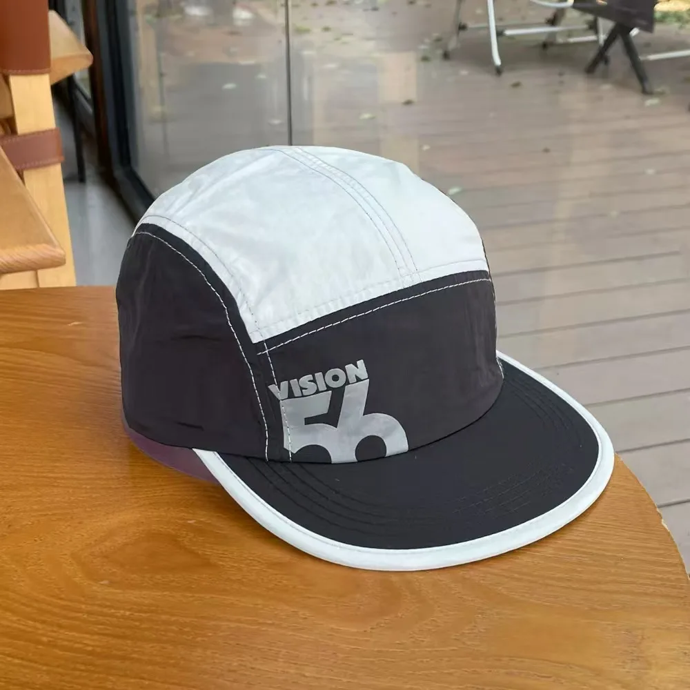 Color-Blocked Quick-Drying Wide-Brimmed Sporty Baseball Cap for Women and Men, Perfect for Outdoor Camping.