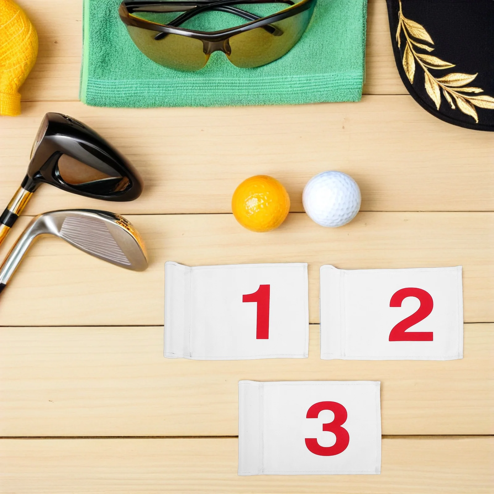 

3Pcs Mini Golf Flags Nylon 8.65x6.29 Inch Numbered Pin Flags Portable Golf Yard Backyard Practice Golfing Accessories