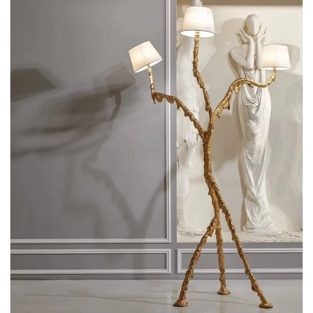 高級装飾ホテルロビー三脚ツリー彫刻麗光ヴィラリビングルーム銅フロアランプ