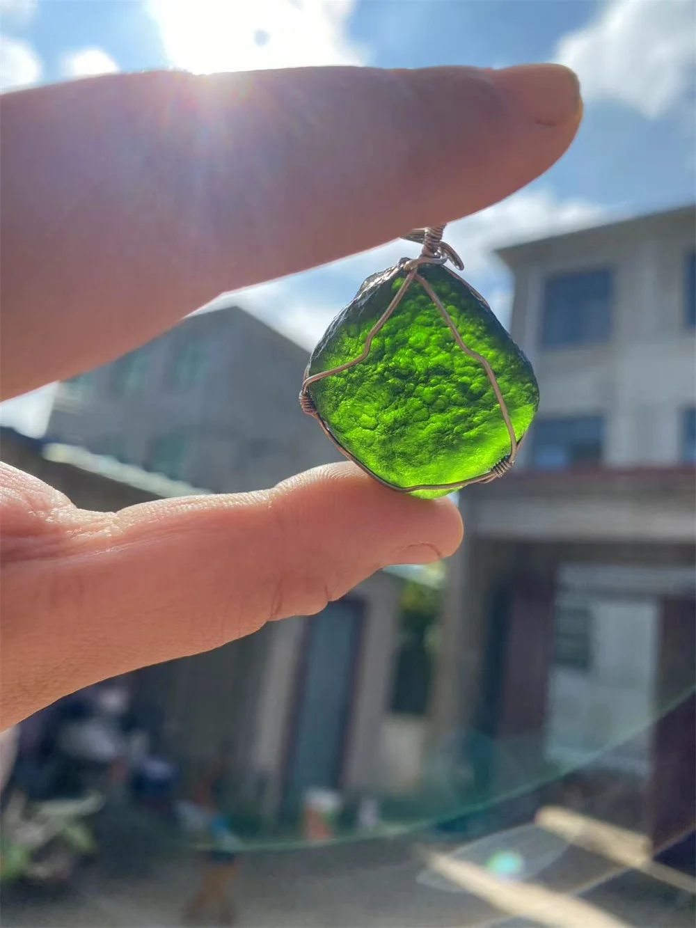 1pcs Moldavite Natural Czech Meteorite Pendants Fall Rough Stone Crystal Energy Stone Random Delivery