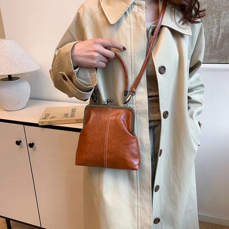 

2025 Новая высококачественная женская кожаная сумка через плечо, роскошный бренд, известный дизайнер, простой элегантный Париж ​