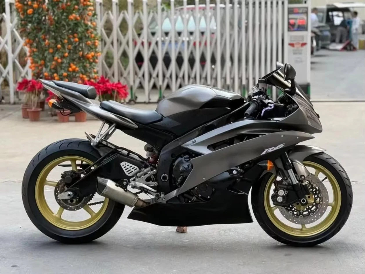 Rs Sport motorcycle R6 600cc high-torque racing car with flexible handling, suitable for road cruising and track day use