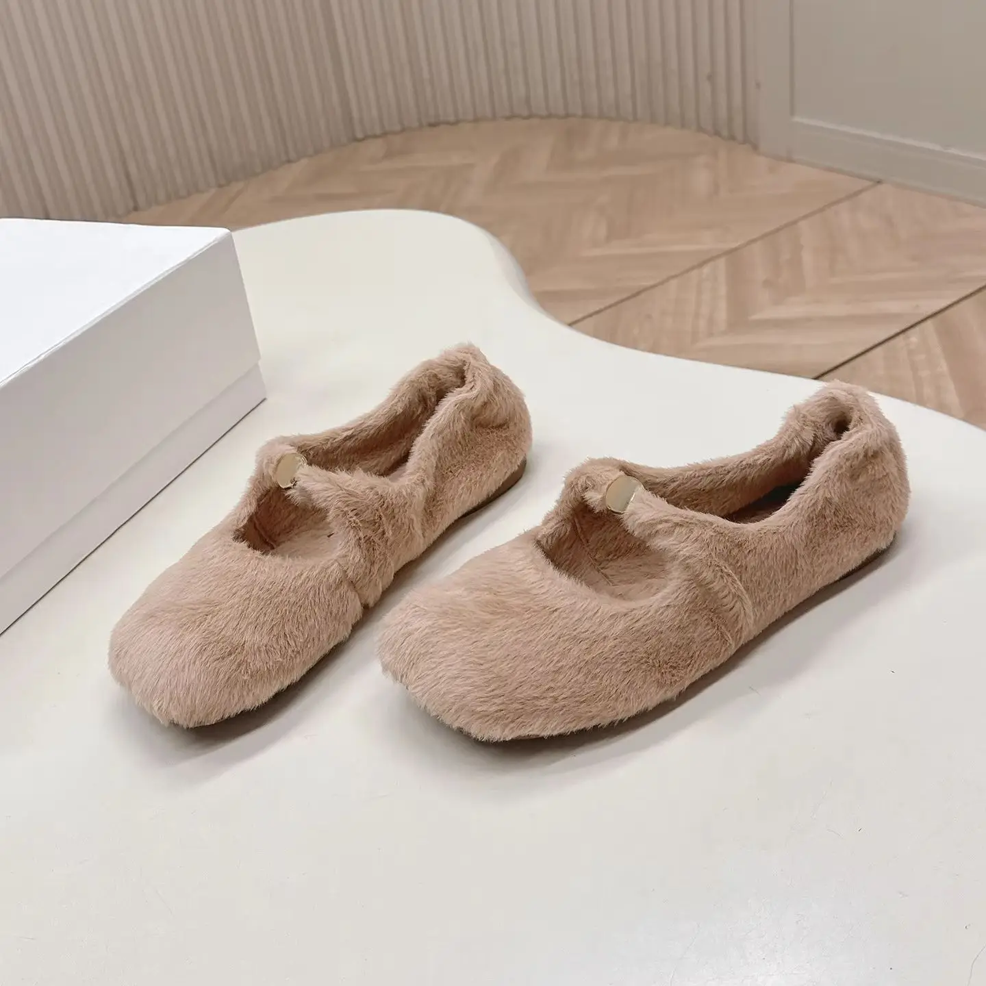 

2025 зимние женские меховые туфли на плоской подошве, мягкие теплые туфли с круглой головкой и металлическим декором, модная повседневная обувь