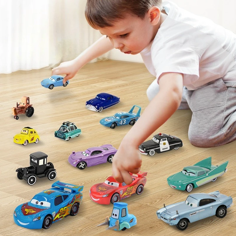 Voitures Disney Pixar voitures foudre McQueen Mater Jackson tempête le roi Mater 1:55 alliage métallique voiture jouet modèle jouets enfants cadeaux