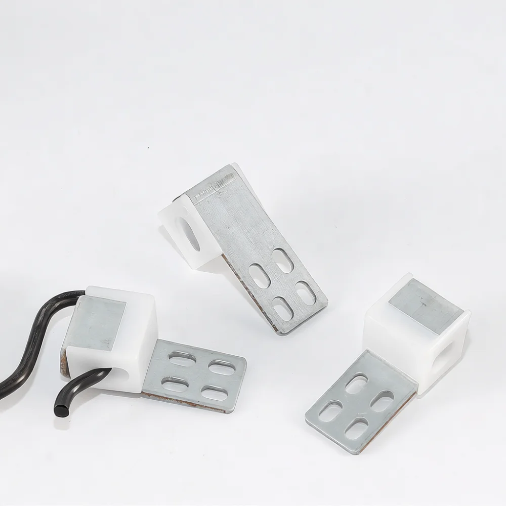 Premium Quality Metal Sofa Spring Buckle Four Hole Fixing Hardware Connector For Licaai Furniture Assembly