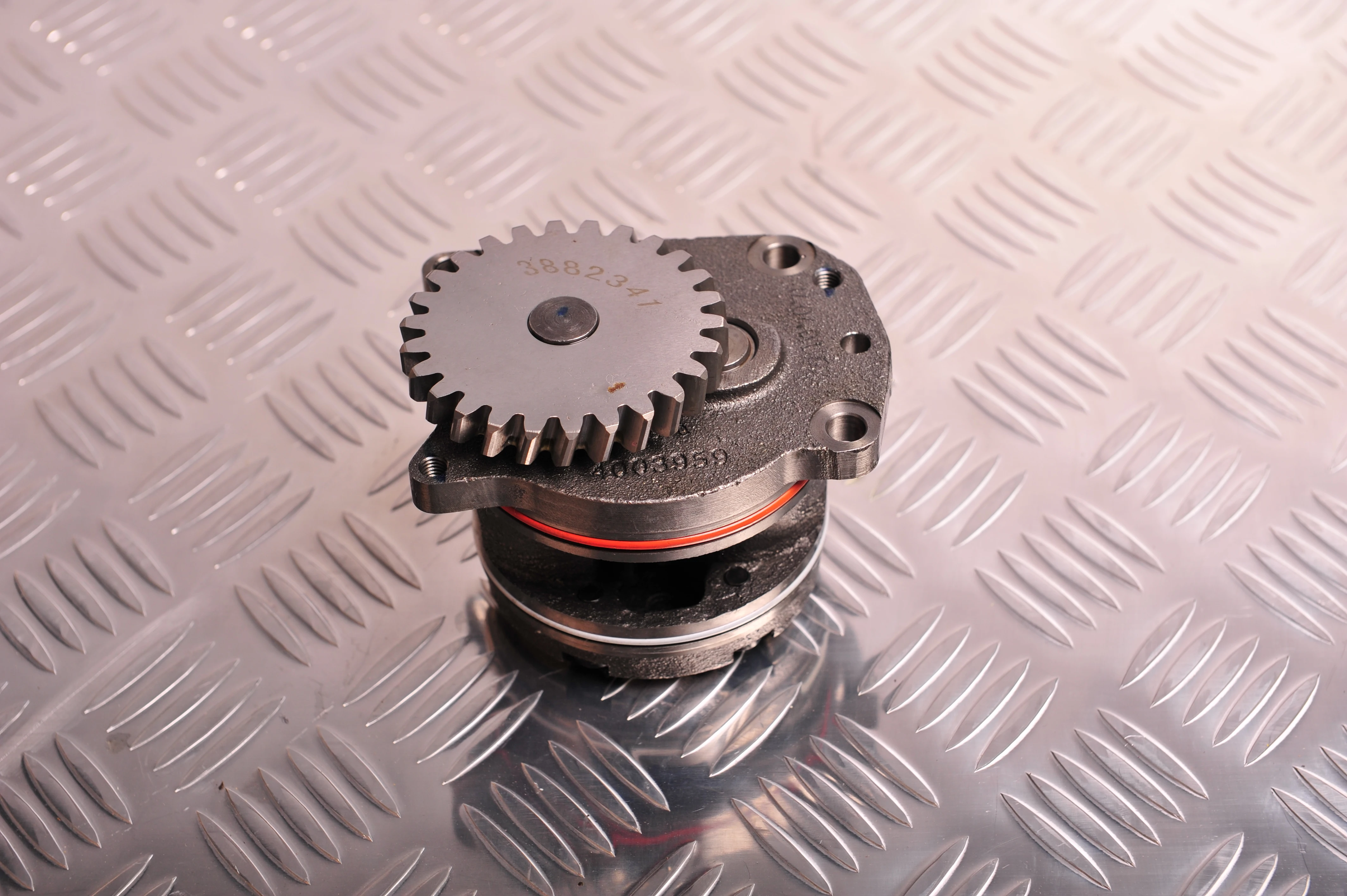 

Original quality oil pump for M11 engine 4003950 Genuine quality