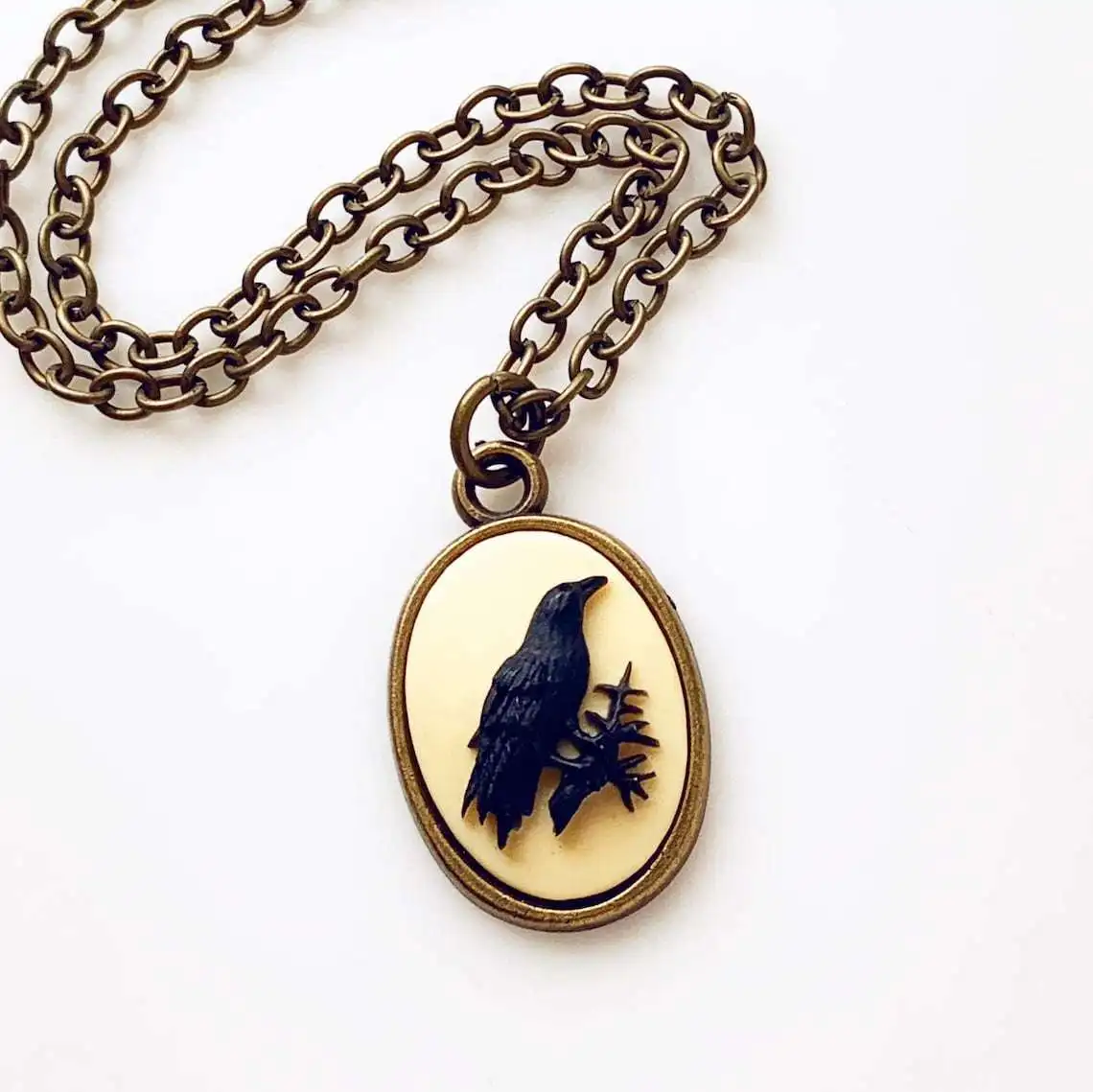 

Retro Gothic Crow Relief Necklace Fashion Gothic Jewelry Gift New