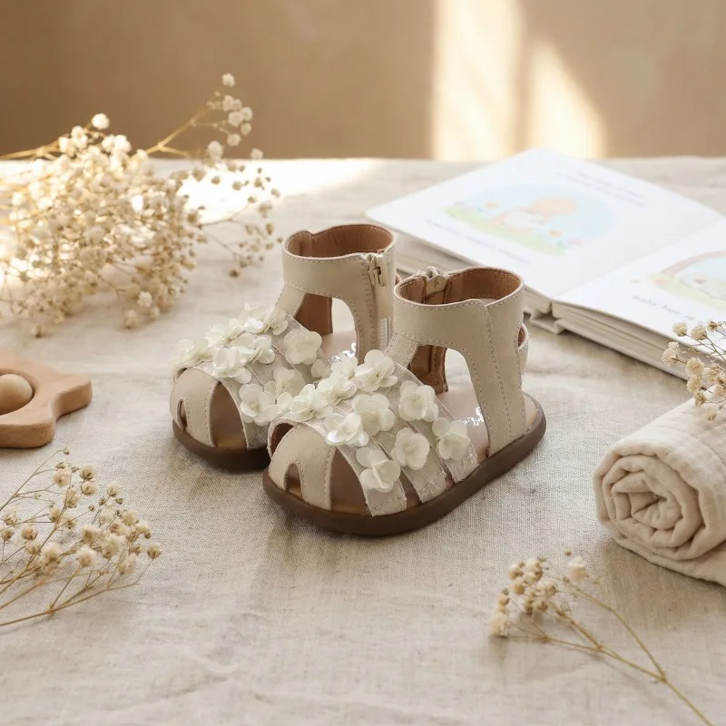 Baby-Sandalen mit Rückenreißverschluss Ausgehöhlte Mädchen-Laufschuhe Süße Blumen 2026 Sommer Neue Kinder-Prinzessinnen-Schuhe Weiche Sohle – Detail 4