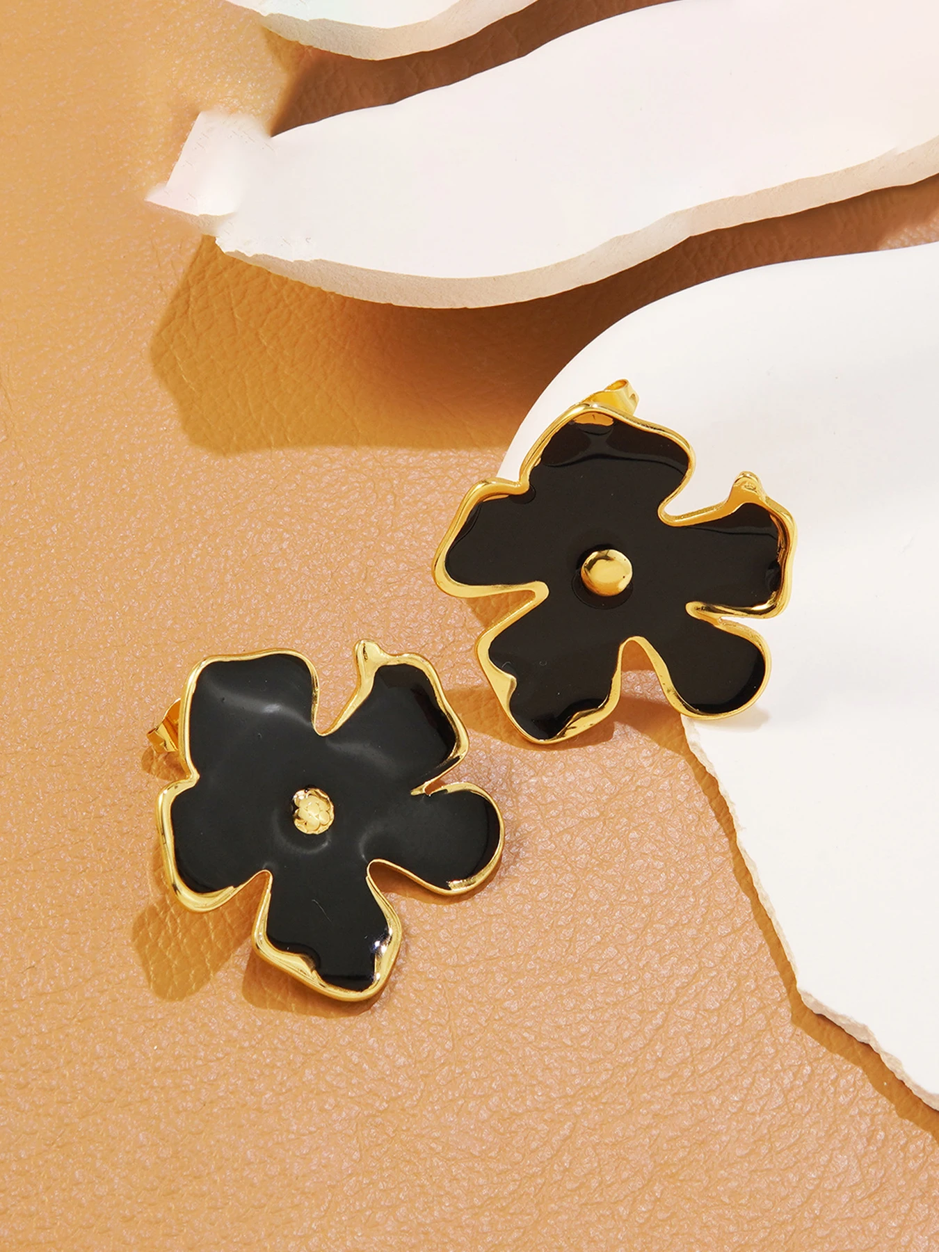 

Stainless Steel Asymmetrical Stud Earrings, Dopamine Color Five-Leaf Flower Design, Casual Style, All Seasons Jewelry