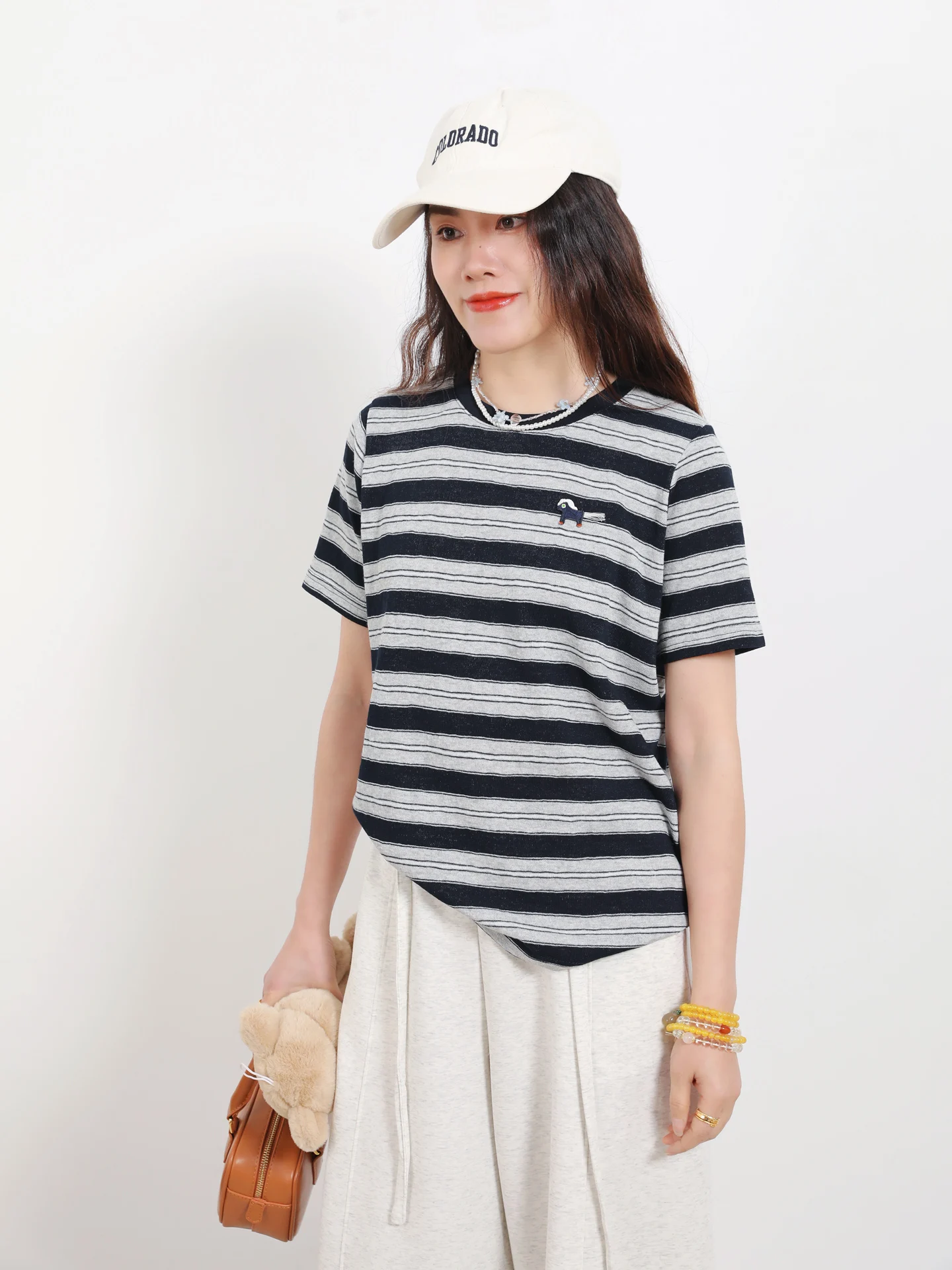 

Лимитированная серия: Универсальная полосатая трикотажная футболка, повседневный летний топ с коротким рукавом для женщин, свободный крой, хлопковая базовая белая рубашка